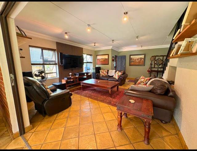 4 BEDROOM HOUSE FOR SALE IN GLEN MARAIS